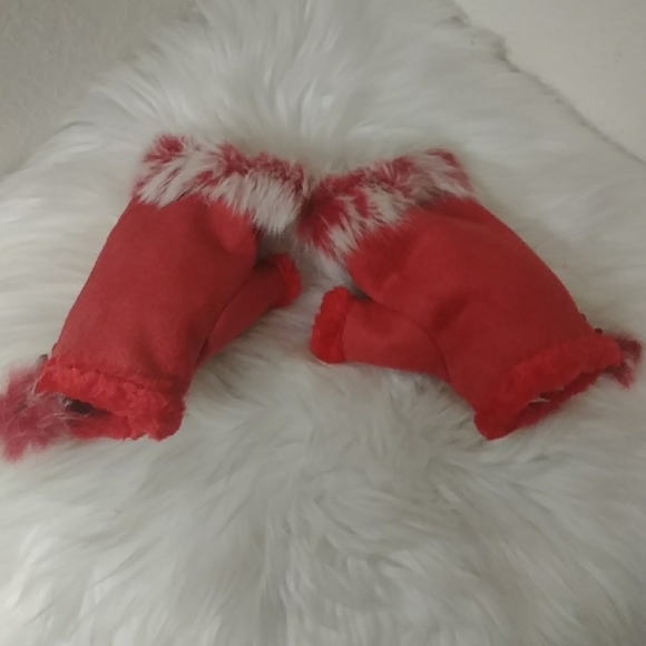 Red Faux Fur Fleece Fingerless Gloves - Picture 4 of 16